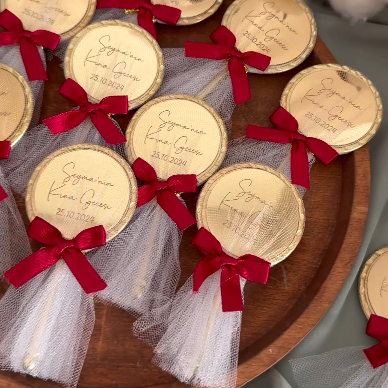 Miroir personnalisé avec tulle